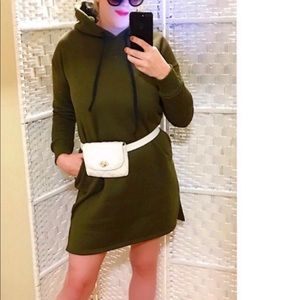 BNWOT dark green hoodie dress. Size L, Perfect for Fall with leggings. So cozy🍃